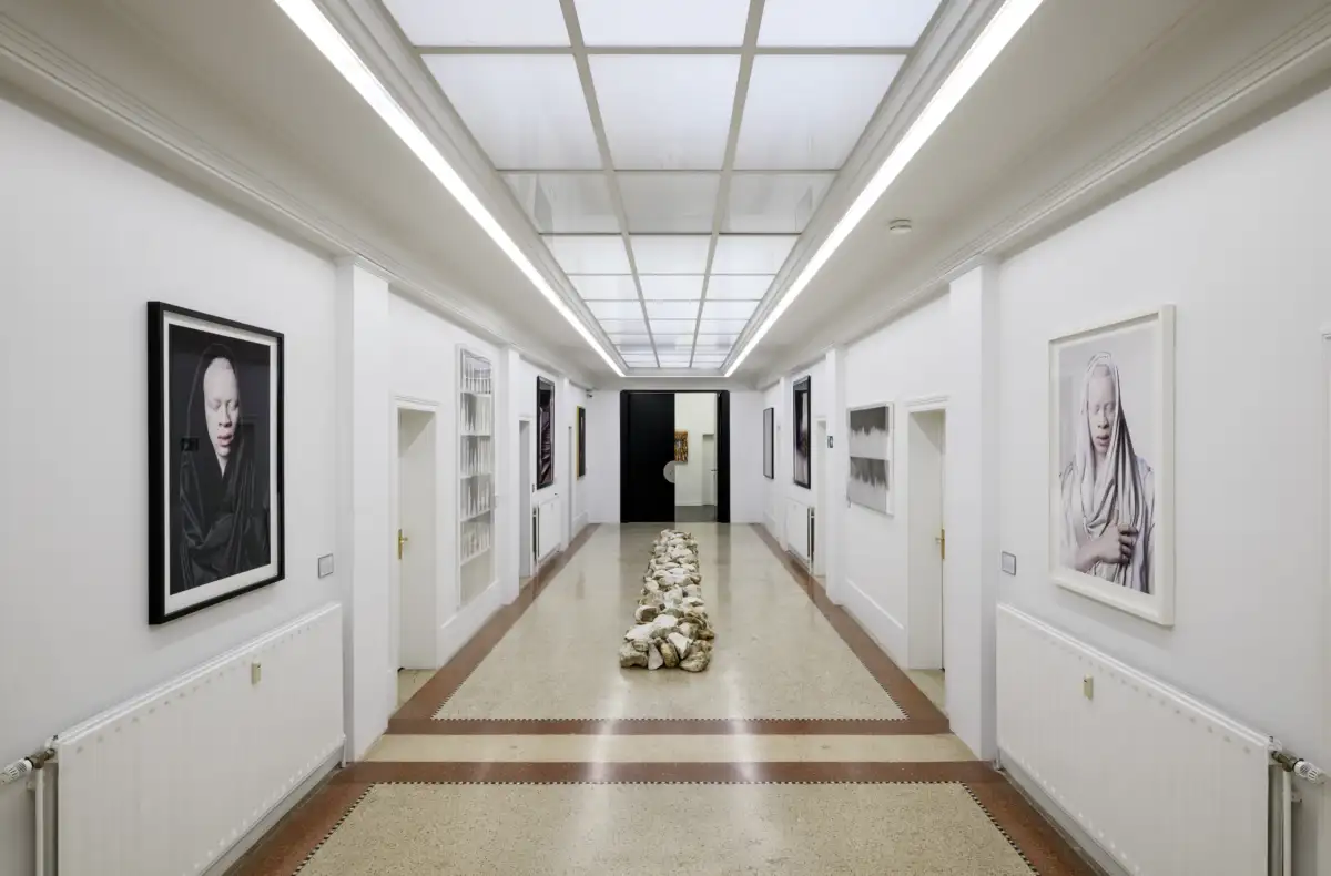 Uhoda Collection 2024 11 14 JLD8368 H Def RDC couloir 3